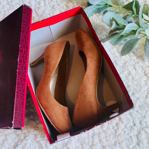 SOLD!! ✨•Suede heels• - Picture 8 of 8